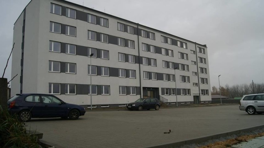 Burmistrz Wolbromia ogłosił nabór chętnych na wynajem mieszkania w byłym hotelu robotniczym