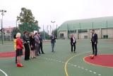 Przy Szkole Podstawowej w Alwerni powstał nowy kompleks boisk sportowych z boiskami do siatkówki, koszykówki, piłki ręcznej [ZDJĘCIA]