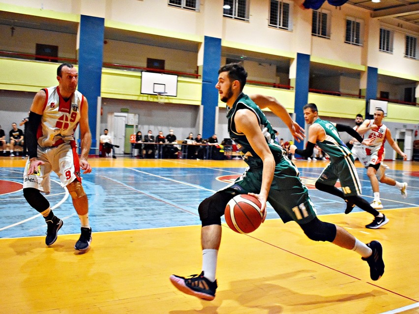 W Rogatych Derbach lepsi koszykarze Tura Basket Bielsk...