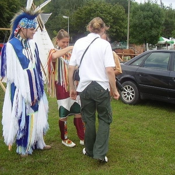 Mielczanie mieli ostatnio niezwykłą okazję oglądać Indian w tradycyjnych strojach.