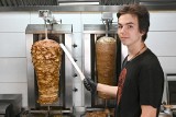 Dziś obchodzimy Światowy Dzień Kebaba. Czy Kielce są jego stolicą? Odpowiedzieli nam mieszkańcy. Zobacz film