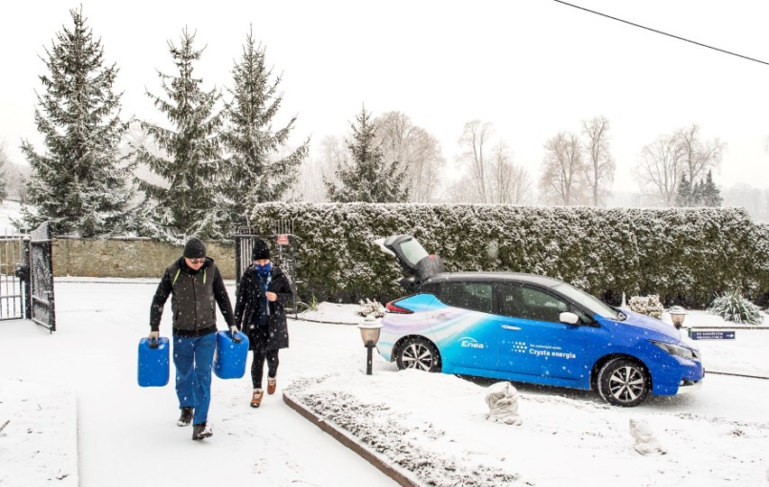 Wolontariusze z Elektrowni Połaniec przekazali płyny do Domu...