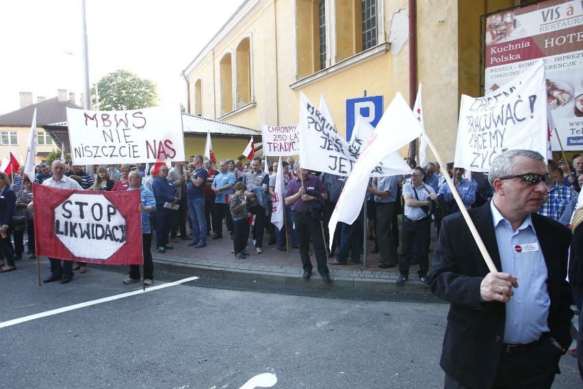 Protest pracowników łańcuckiego Polmosu. Maj, 2016.