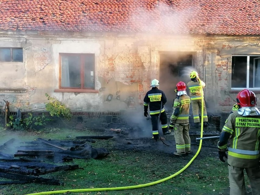 Informację o pożarze domu jednorodzinnego w miejscowości...