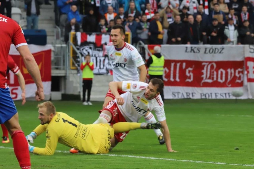 ŁKS - Raków 2:0. Już nie krok, a kroczek dzieli łodzian od ekstraklasy