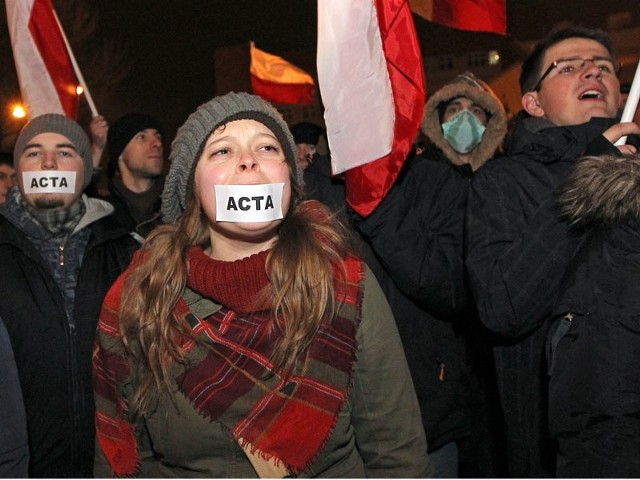 Rzeszów demonstruje przeciwko ACTAPonad dwa tysiące osób zgromadziła w Rzeszowie manifestacja przeciwko ratyfikowaniu przez Polskę porozumienia ACTA.