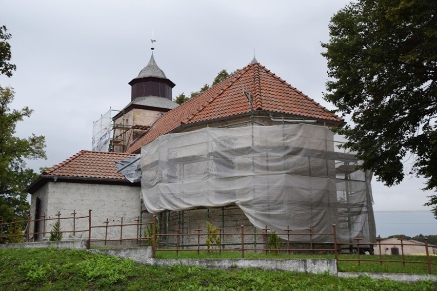 Cały czas trwa remont kościoła pw. Niepokalanego Serca NMP w...