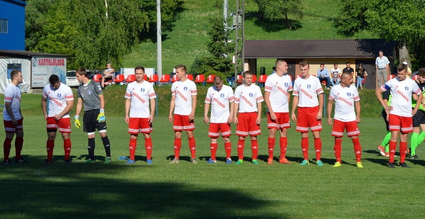 Zespół gra w tarnowskiej okręgówce, aktualnie w grupie II...