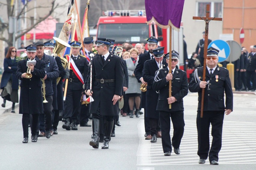 Uroczystości pogrzebowe Włodzimierza Rzeczkowskiego komendanta Ochotniczej Straży Pożarnej w Jasieńcu. Zobaczcie zdjęcia