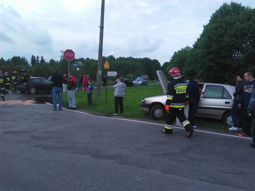 Wypadek w Bobrku. Trzy samochody uszkodzone [ZDJĘCIA]