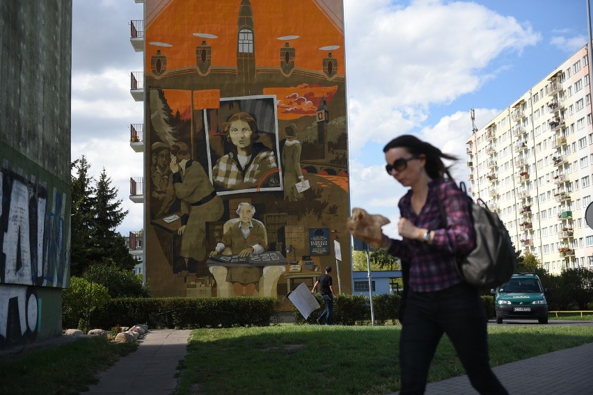 Mural poświęcony gen. Zawackiej przy ulicy Gagarina