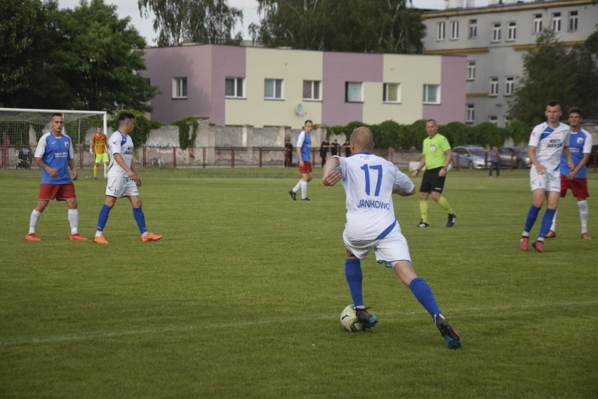 Orlęta Aleksandrów Kujawski - Unia Janikowo 0:0 w 32. kolejce 4. ligi. Mistrz rozgrywek nadal nieznany [zdjęcia]