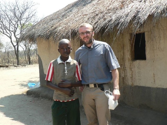 Diakon Tomasz Majowicz w czasie pobytu w Zambii.
