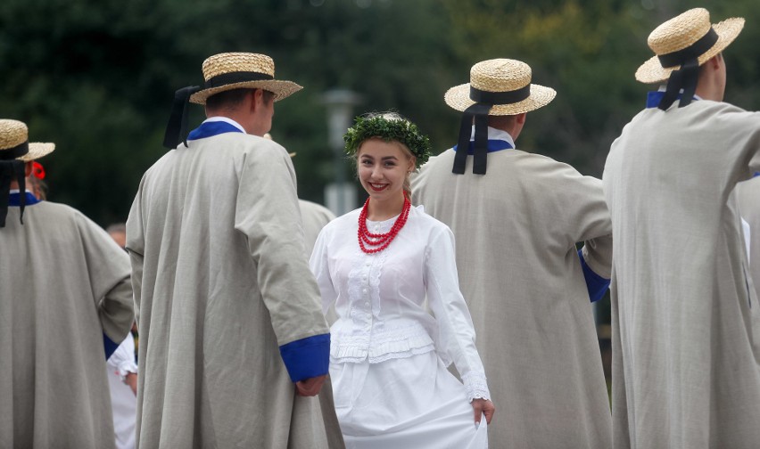 Dziś w Rzeszowie odbyło się Narodowe Czytanie "Wesela"....