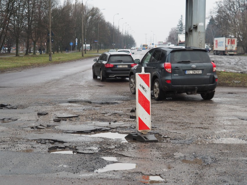 Po ostatnich mrozach łódzkie jezdnie są pełne dziur. Ulice w...