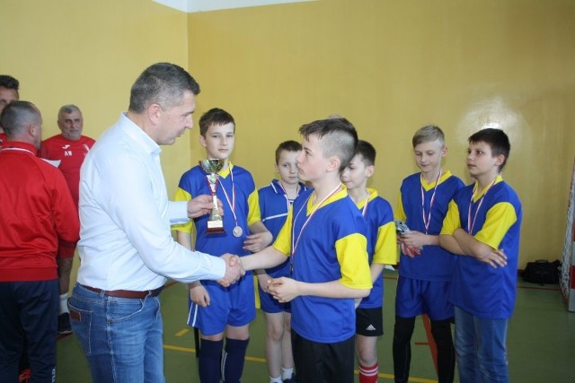 Drugi Turniej Piłki Nożnej w gminie Sobków. Do rywalizacji stanęło 12 drużyn w dwóch kategoriach wiekowych.