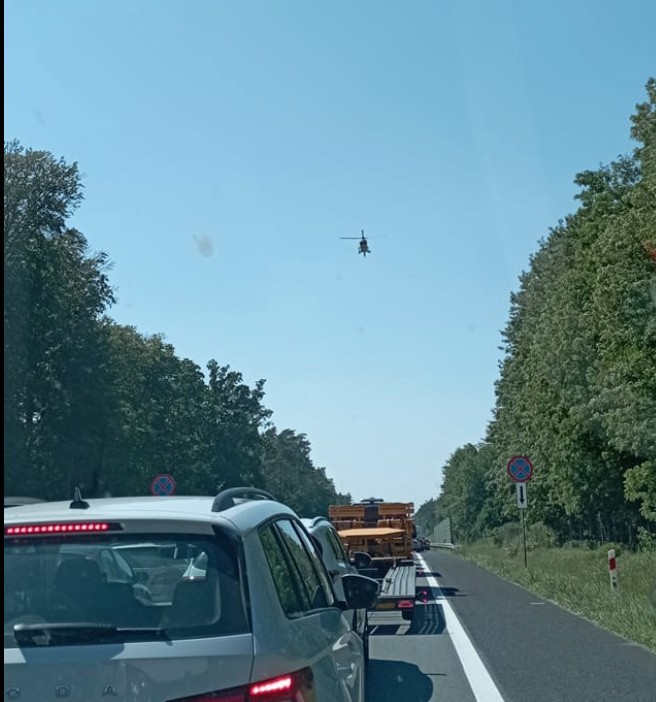 Niebezpiecznie na drodze w kierunku Stargardu. Wypadek z udziałem motocyklisty w Szczecinie. Niebezpiecznie na drogach