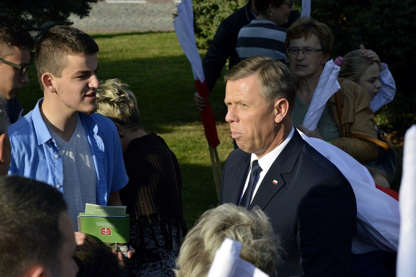 W Bobowej stanie jedna z ławeczek niepodległości finansowanych przez MON [ZDJĘCIA]