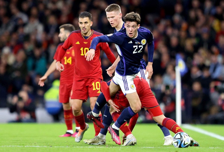 Sensacyjny wynik w eliminacjach Euro 2024. Szkocja udzieliła lekcji Hiszpanii. Dublet Scotta McTominaya            