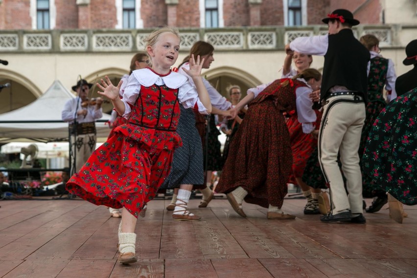 42. Międzynarodowe Targi Sztuki Ludowej. Kraków stolicą folkloru, a wkrótce także... pierogów [ZDJĘCIA]