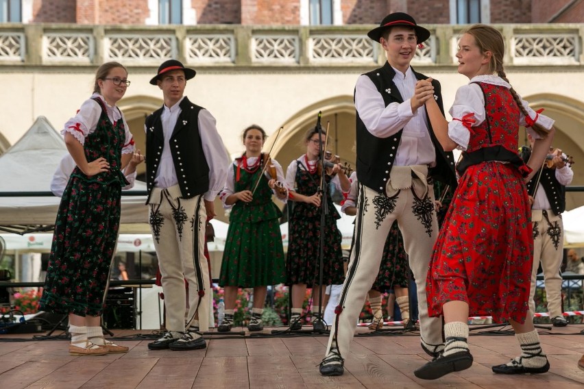 42. Międzynarodowe Targi Sztuki Ludowej. Kraków stolicą folkloru, a wkrótce także... pierogów [ZDJĘCIA]