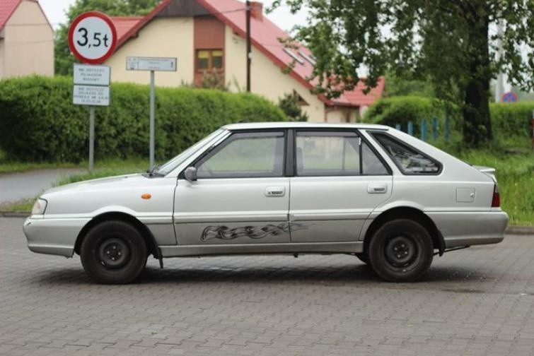 Daewoo-FSO Caro Plus z 2000 r.