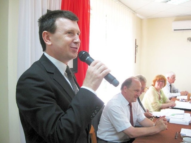 Jarosław Górczyński, poseł Polskiego Stronnictwa Ludowego, obiecał w Brodach pomoc w sprawie oczyszczenia zalewu Brody.