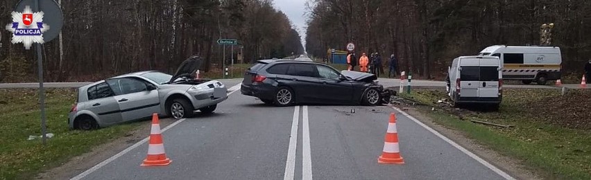 Zderzenie trzech pojazdów w Stasinowie. 67-latka wymusiła pierwszeństwo