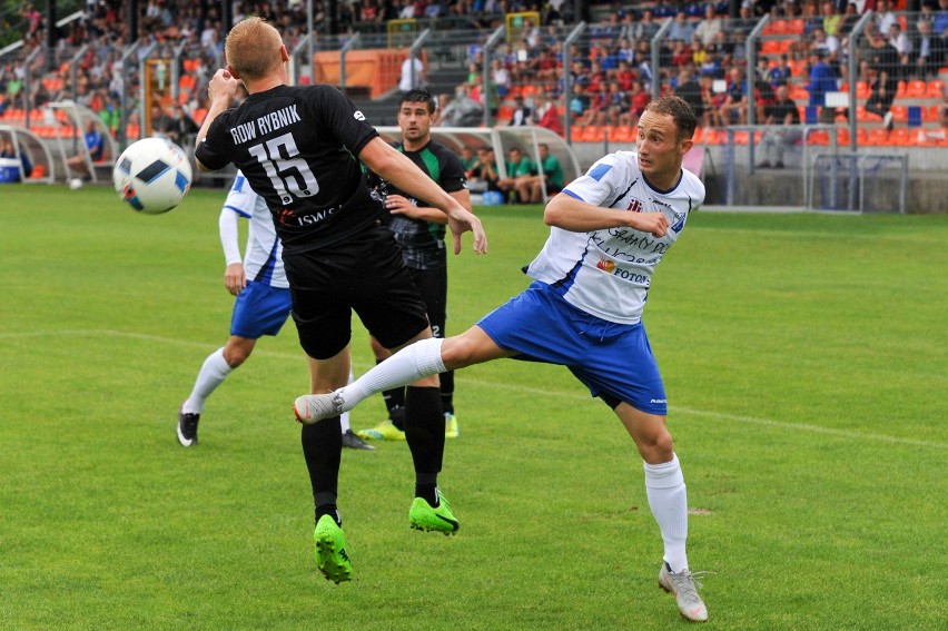 3. liga. Wielkie emocje na inaugurację w Kluczborku i cenny punkt MKS-u