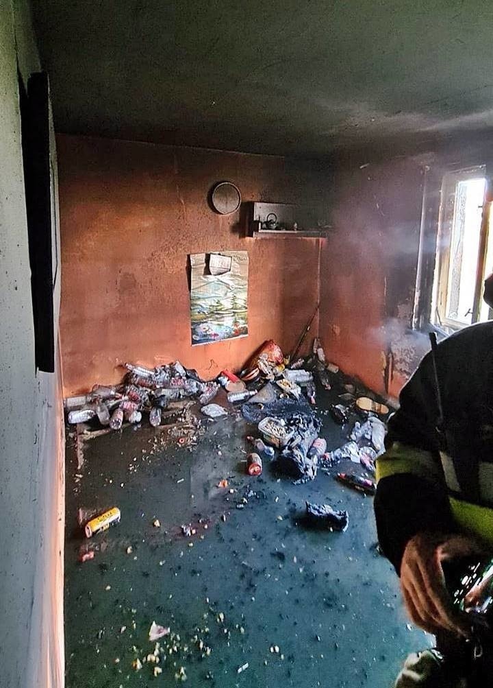Pożar mieszkania w Lucimiu. Tak lokal wyglądał po zakończeniu akcji gaśniczej [zdjęcia]
