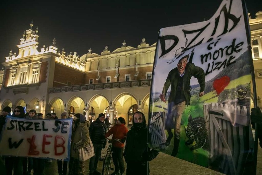 Kraków. "Dziki" na Rynku Głównym? To protest przeciwko masowym polowaniom [ZDJĘCIA]