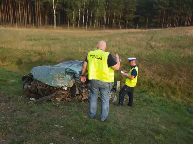 Funkcjonariusze ustalili, że kierowca opla signum był trzeźwy. Teraz okoliczności i przyczyny tego zdarzenia będą wyjaśniać funkcjonariusze z toruńskiej komendy pod nadzorem prokuratury.