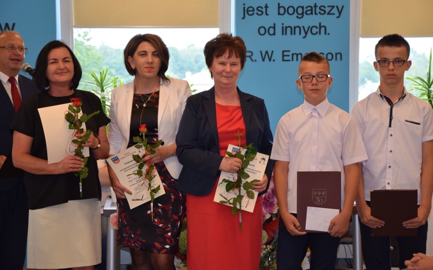 22 uczniów odebrało stypendia wójta gminy Krasocin