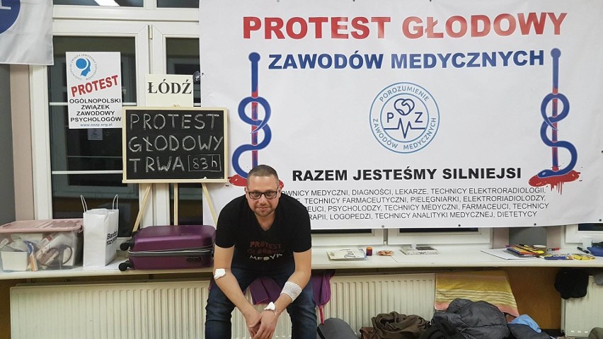 Protest głodowy medyków w Łodzi. Szósty dzień głodówki [ZDJĘCIA, WIDEO]
