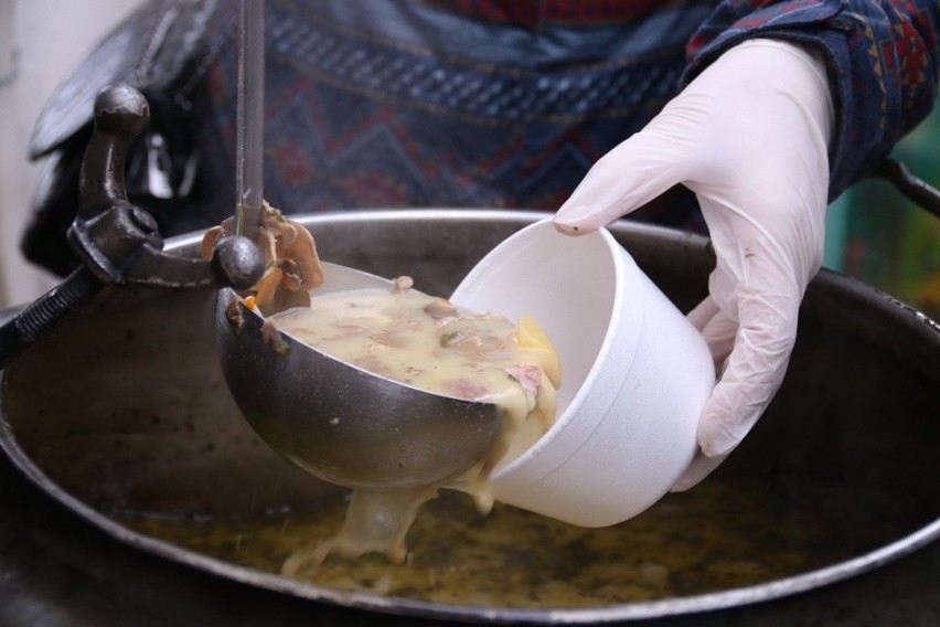 Wigilijna zupa na pszczyńskim rynku
