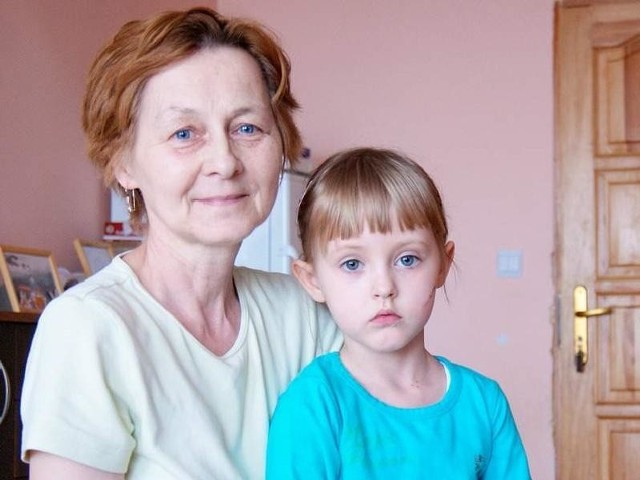 Gabriela Ciszewska wraz z wnuczką Emilką
