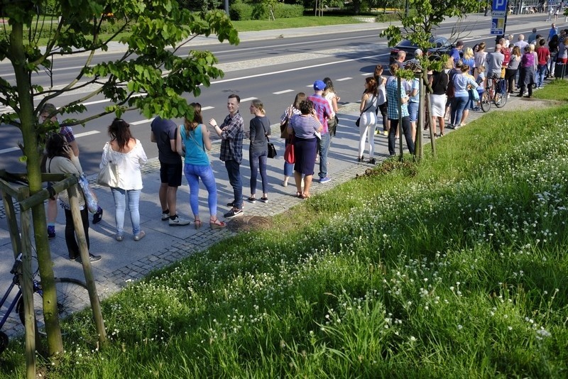 Rozdawanie bezpłatnych wejściówek na spektakl "Romeo i...