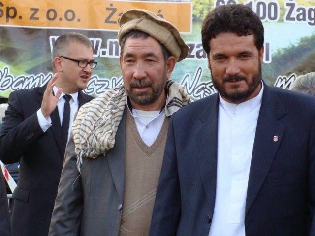 Said Abdul Basir Noory Khalid, burmistrz afgańskiego miasta Ghazni (z prawej), podkreślał, że bardzo ceni pomoc polskiego wojska. Subgubernator Khodadad Halimi Sohrab Ali zaznaczył, że mamy wspólnego wroga &#8211; Al Kaidę i terrorystów.