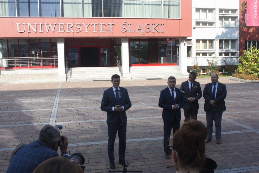 Minister Witold Bańka w Katowicach: Dofinansujemy modernizację obiektów sportowych Uniwersytetu Śląskiego i Akademii Wychowania Fizycznego