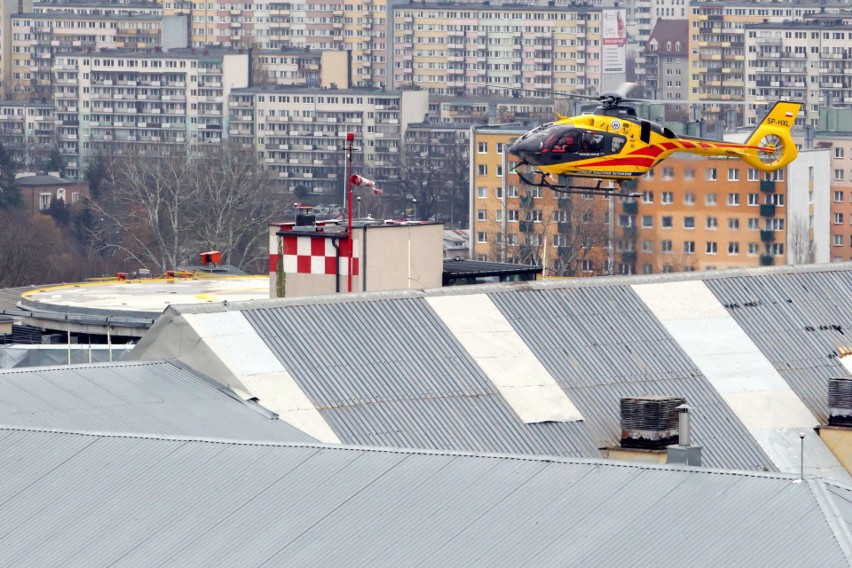 Na dachu szpitala wojskowego w Lublinie wylądował śmigłowiec ratowniczy. To była próba. Zobacz zdjęcia