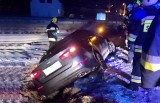 Nocny wypadek na drodze w Korzennej. Na pomoc przybyli strażacy