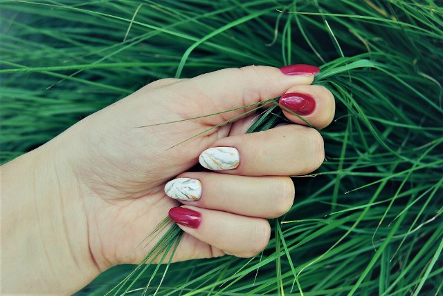 Zobacz, jak modnie pomalować paznokcie na mecz inauguracyjny Polaków w Katarze.