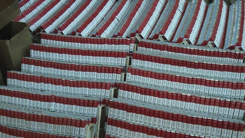 W Piotrkowie zlikwidowano fabrykę papierosów. 3 mln zł strat [ZDJĘCIA+FILM]