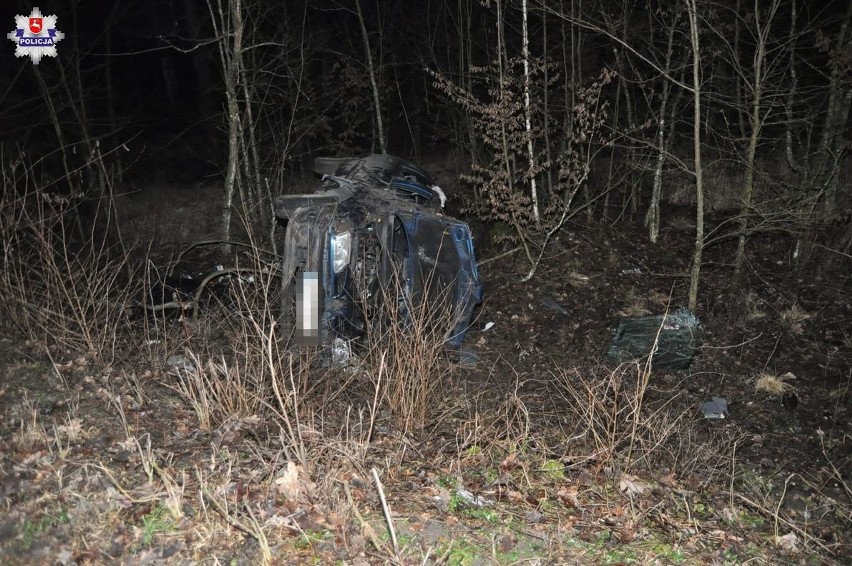 Śmiertelny wypadek w Drelowie. Pijany kierowca stracił panowanie nad samochodem i dachował. Zginął 63-latek