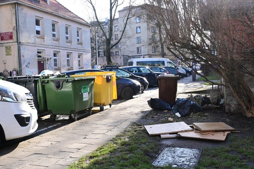 Mieszkańcy sprzeciwiają się decyzji włodarzom Wrocławia - nie chcą śmietników pod oknami!