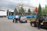 Wypadek na Kwidzyńskiej. Tramwaj zderzył się z fiatem wiozącym słoiki (ZDJĘCIA, FILM)