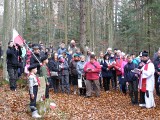 Jubileuszowa Partyzancka Droga Krzyżowa w Starachowicach. Modlitwa połączyła kombatantów, harcerzy i młodzież