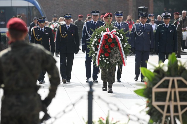 27.09.2021 krakow,plac matejki, grob nieznanego zolnierza, 82 rocznica powstania polskiego panstwa podziemnego, nz fot. andrzej banas / polska press