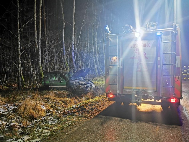 Na drodze w Sownie koło Sianowa doszło do dachowania samochodu.