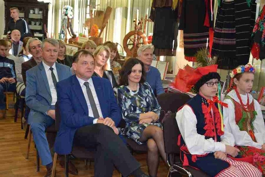 Jubileusz 15-lecia Muzeum Pamiątek Regionalnych w Jagodnem z ludowymi akcentami 